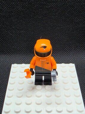 LEGO Speed Champions McLaren F1 MCL38 Minifigure Driver From 77251 New